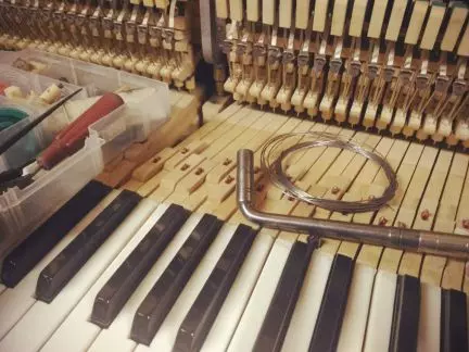 Укрепление строя пианино, рояля и фортепиано в Москве