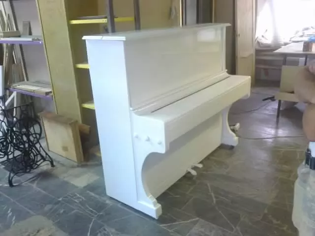 Ростов глянец - Реставрация пианино, рояля и фортепиано в Москве
